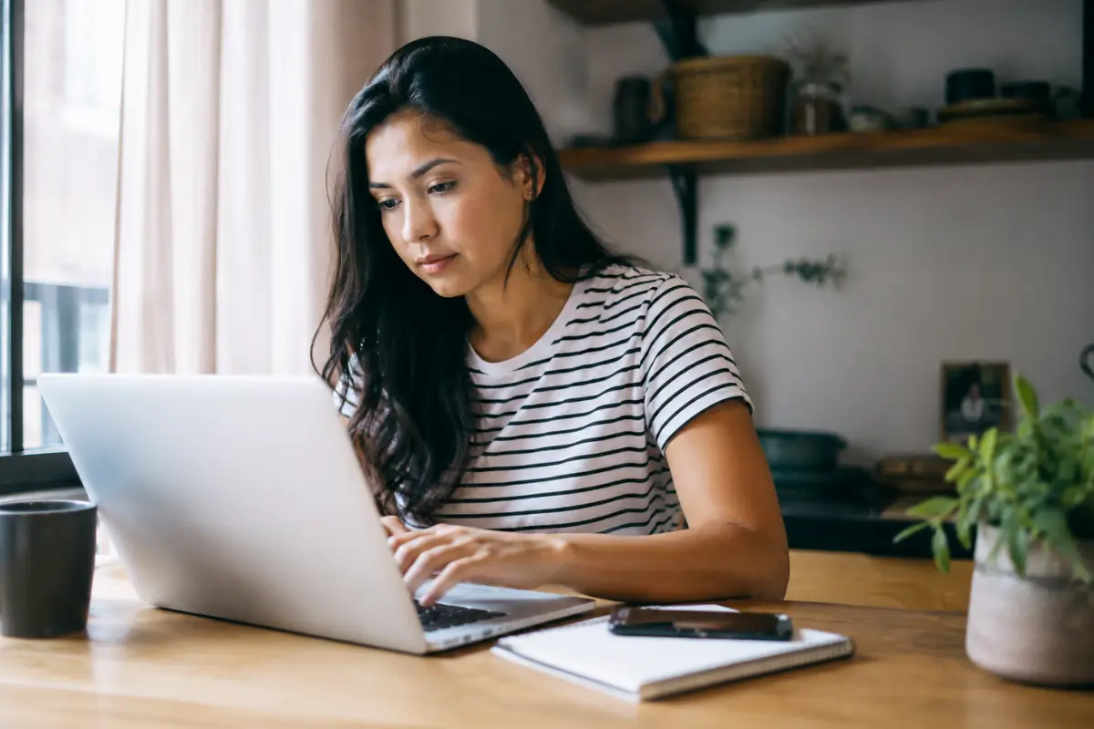 É possível ganhar dinheiro na internet sem investir nada? 2 Trabalho remoto renda extra internet sem investimento